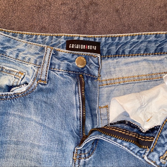 Distressed boyfriend jeans - Picture 3 of 3